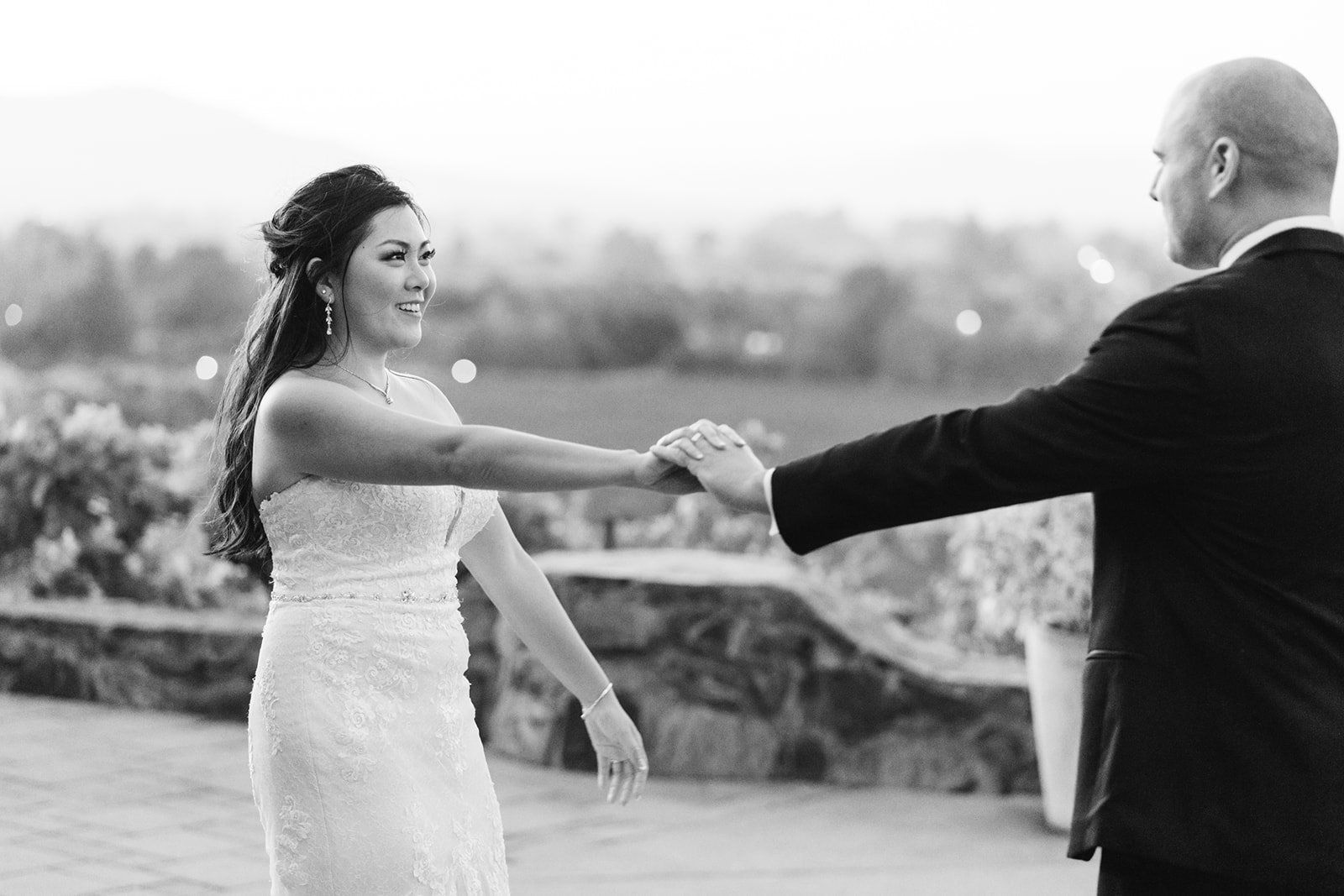 vineyard wedding with the dog as greeter at viansa sonoma, Family Photos and the Vineyard