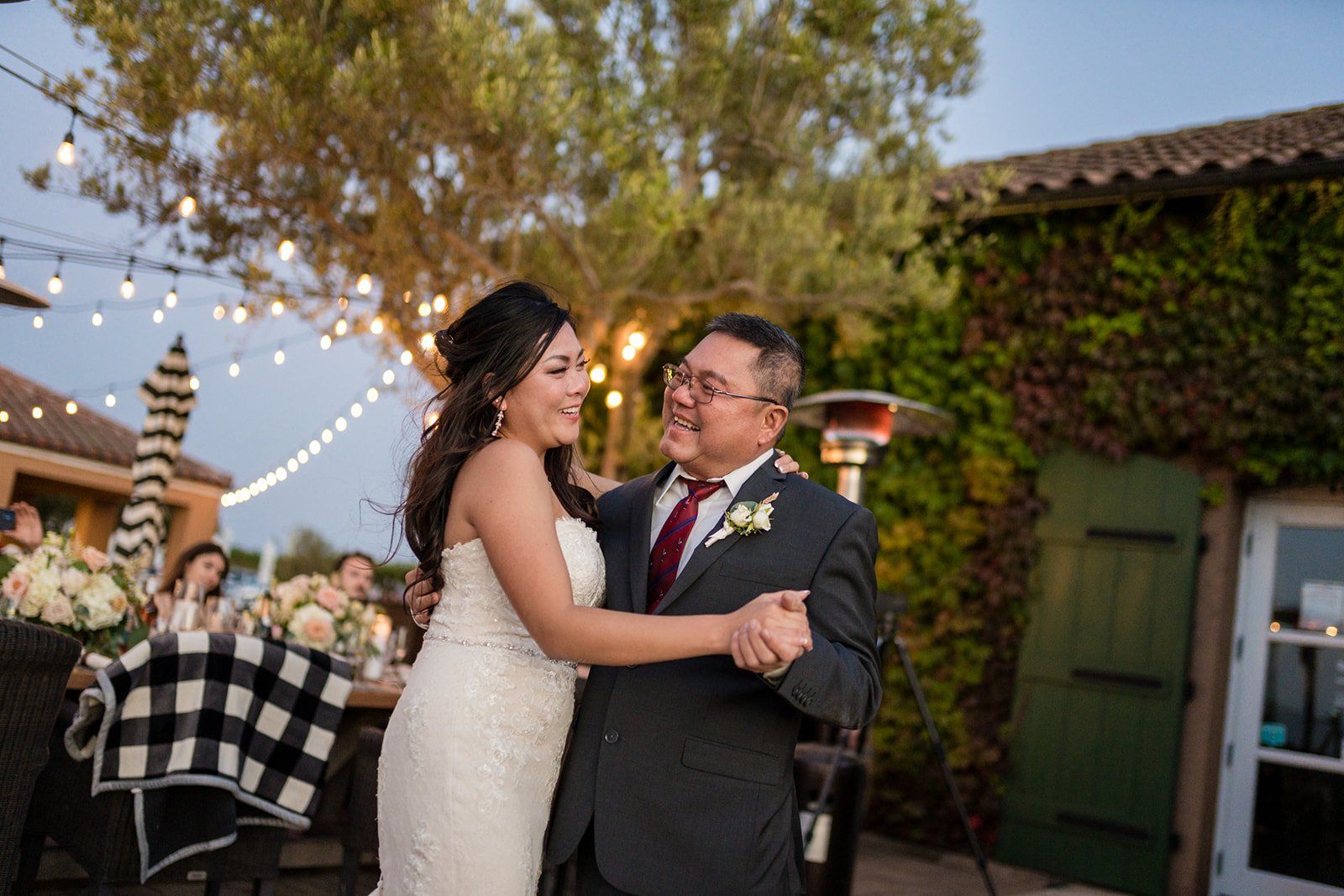 vineyard wedding with the dog as greeter at viansa sonoma, Family Photos and the Vineyard
