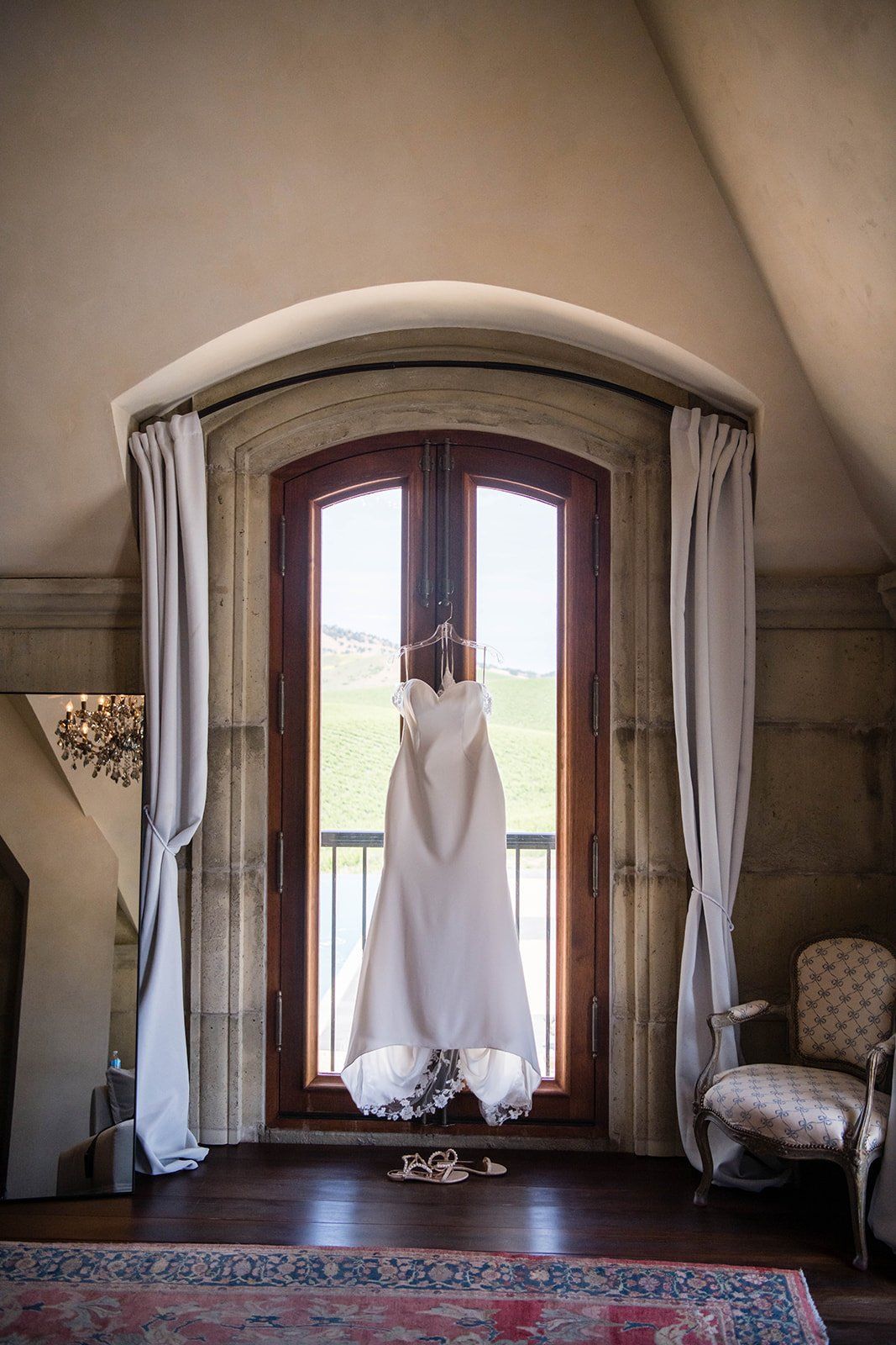 château-airbnb micro wedding, sonoma, Getting Ready at the Château