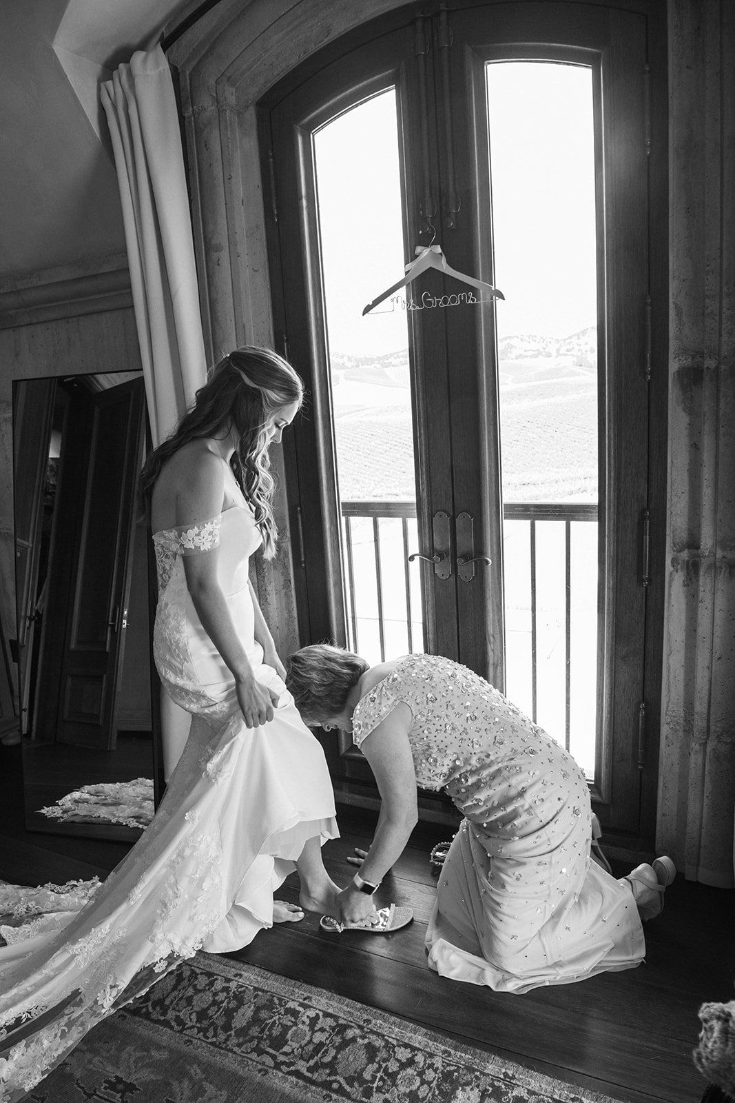 château-airbnb micro wedding, sonoma, Getting Ready at the Château