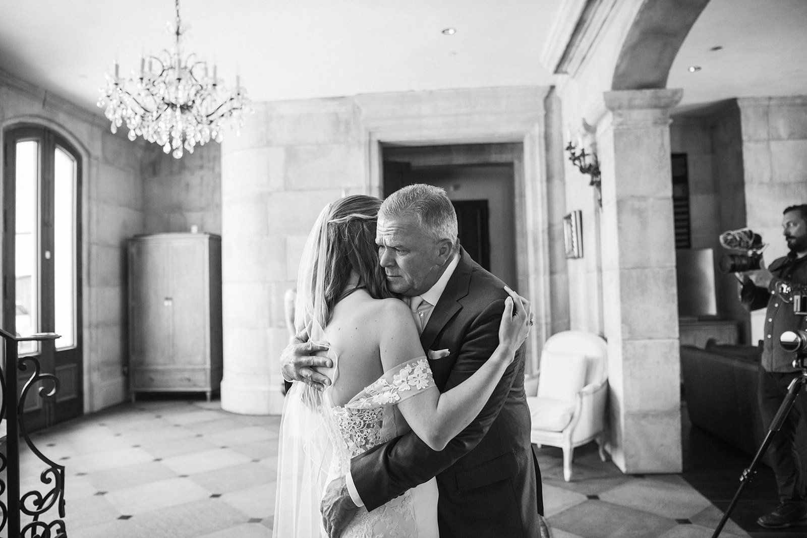 château-airbnb micro wedding, sonoma, Family, Friends & the Villa