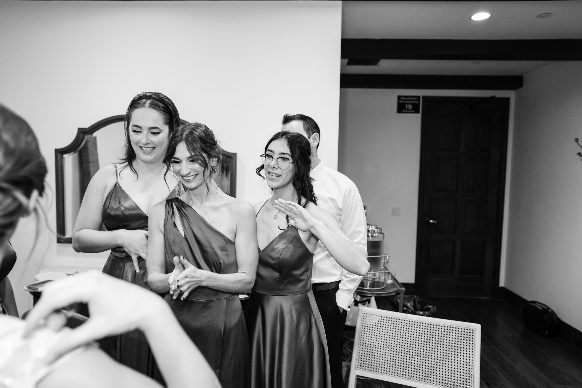 san clemente wedding at la ventura event center, Family Photos Through the Courtyard