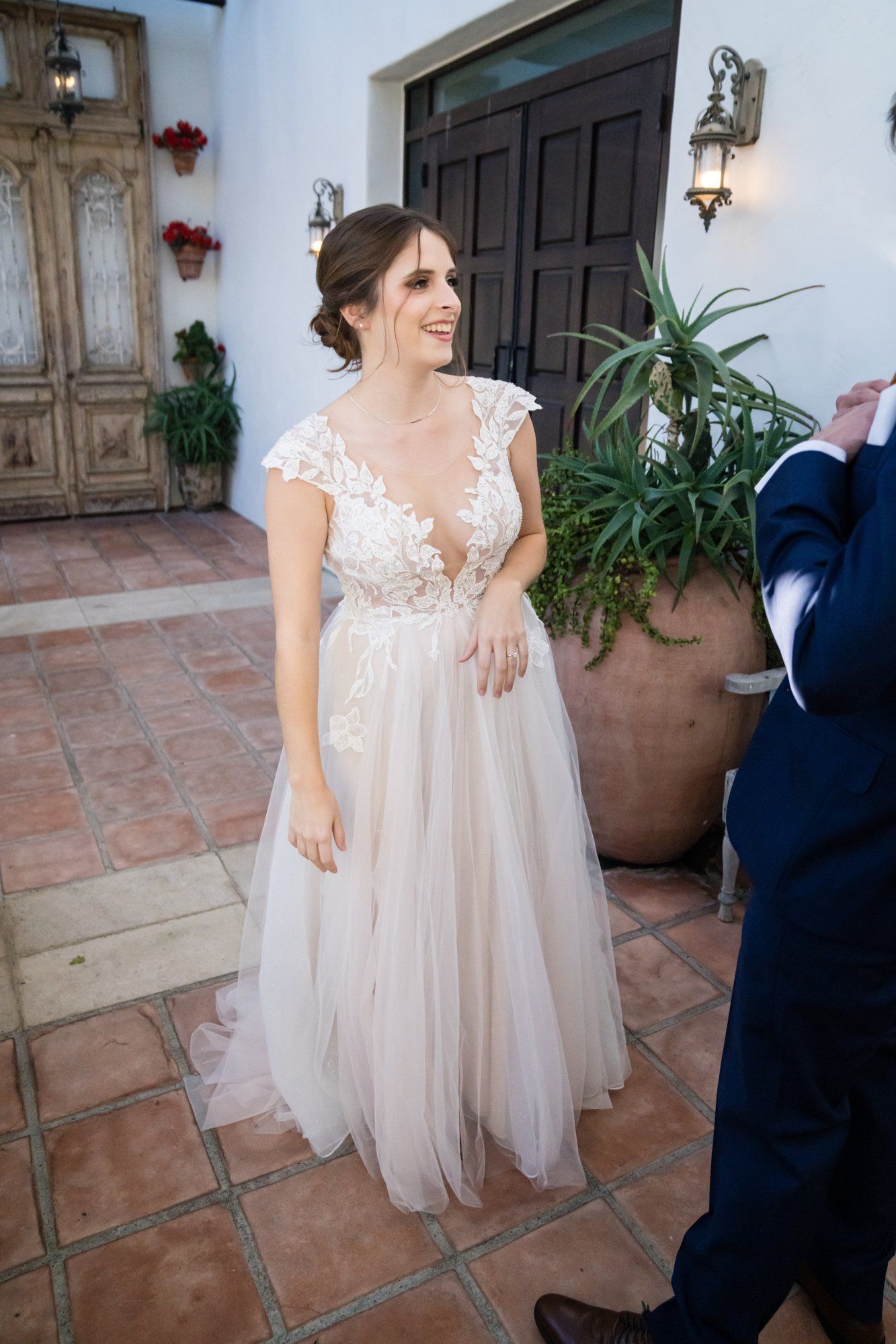 san clemente wedding at la ventura event center, Family Photos Through the Courtyard