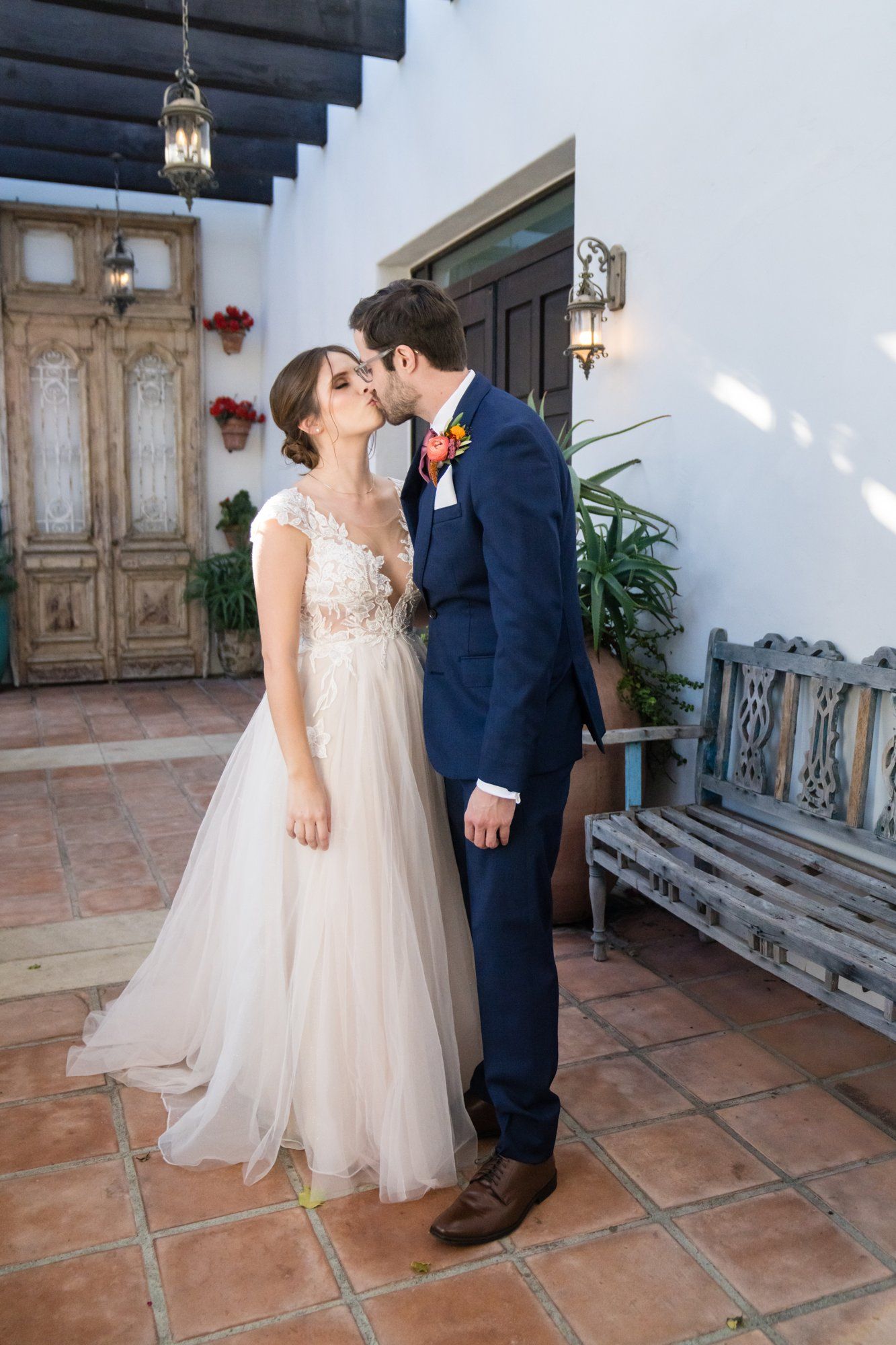 san clemente wedding at la ventura event center, Family Photos Through the Courtyard