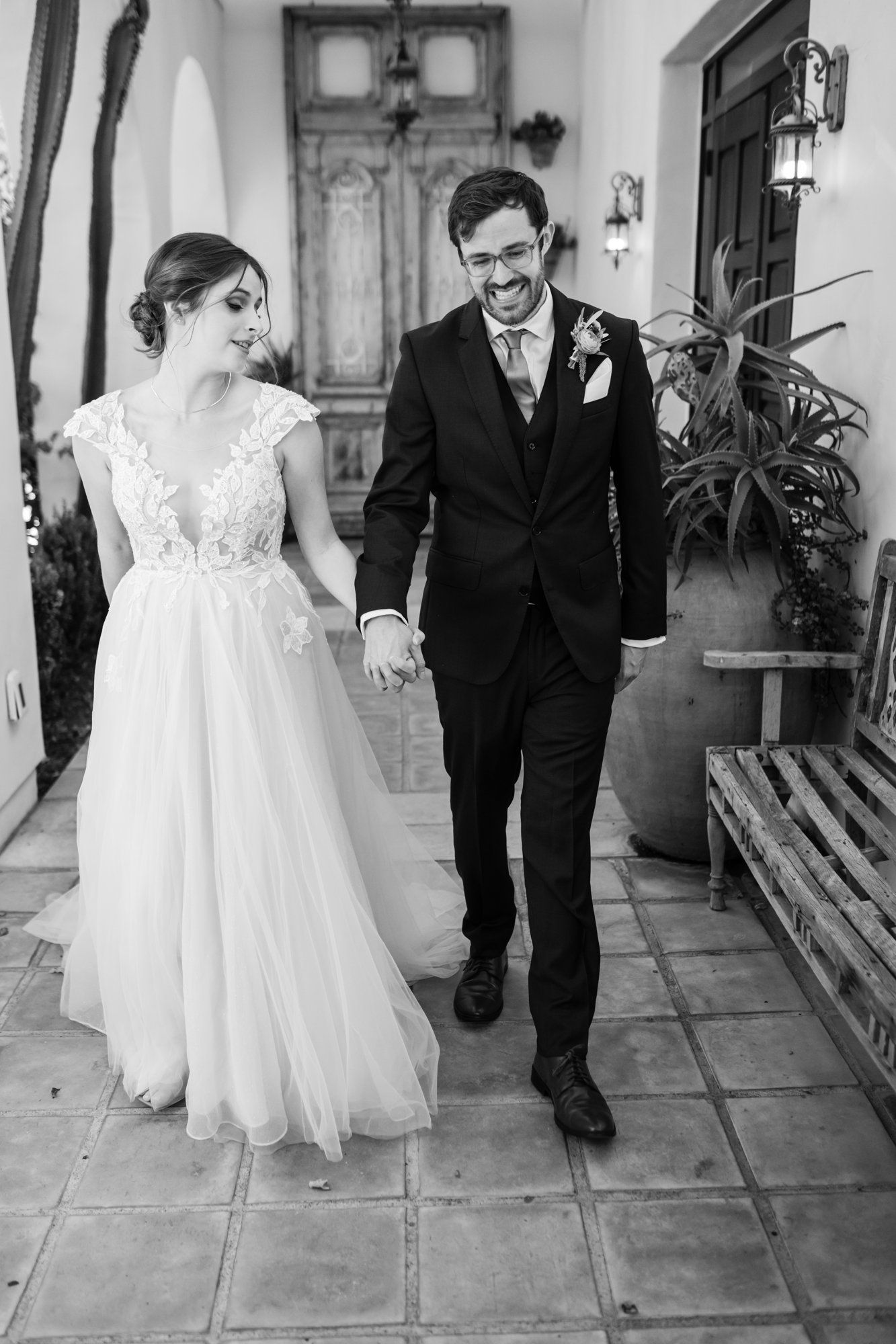 san clemente wedding at la ventura event center, Family Photos Through the Courtyard