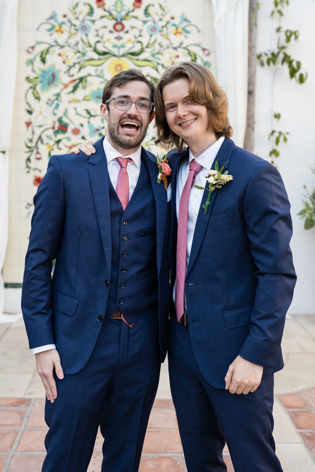 san clemente wedding at la ventura event center, Family Photos Through the Courtyard